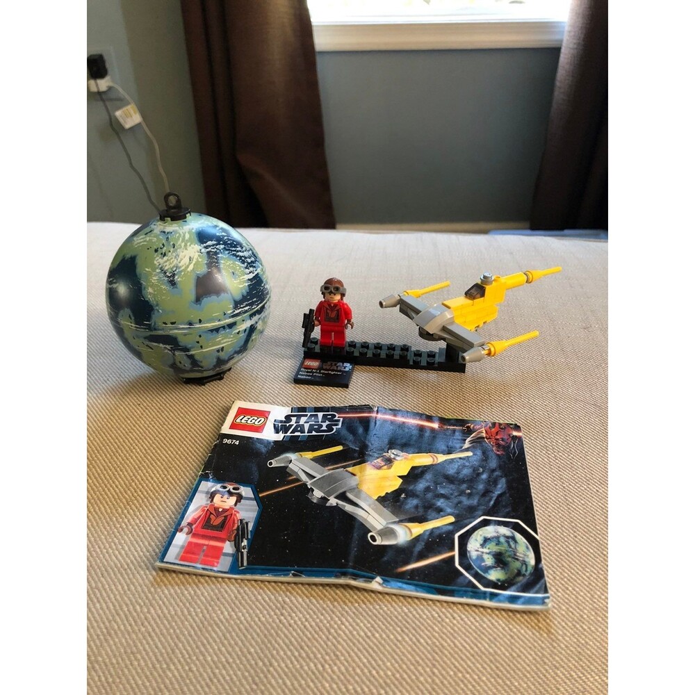 Lego 9674 Star Wars Naboo Starfighter and Naboo